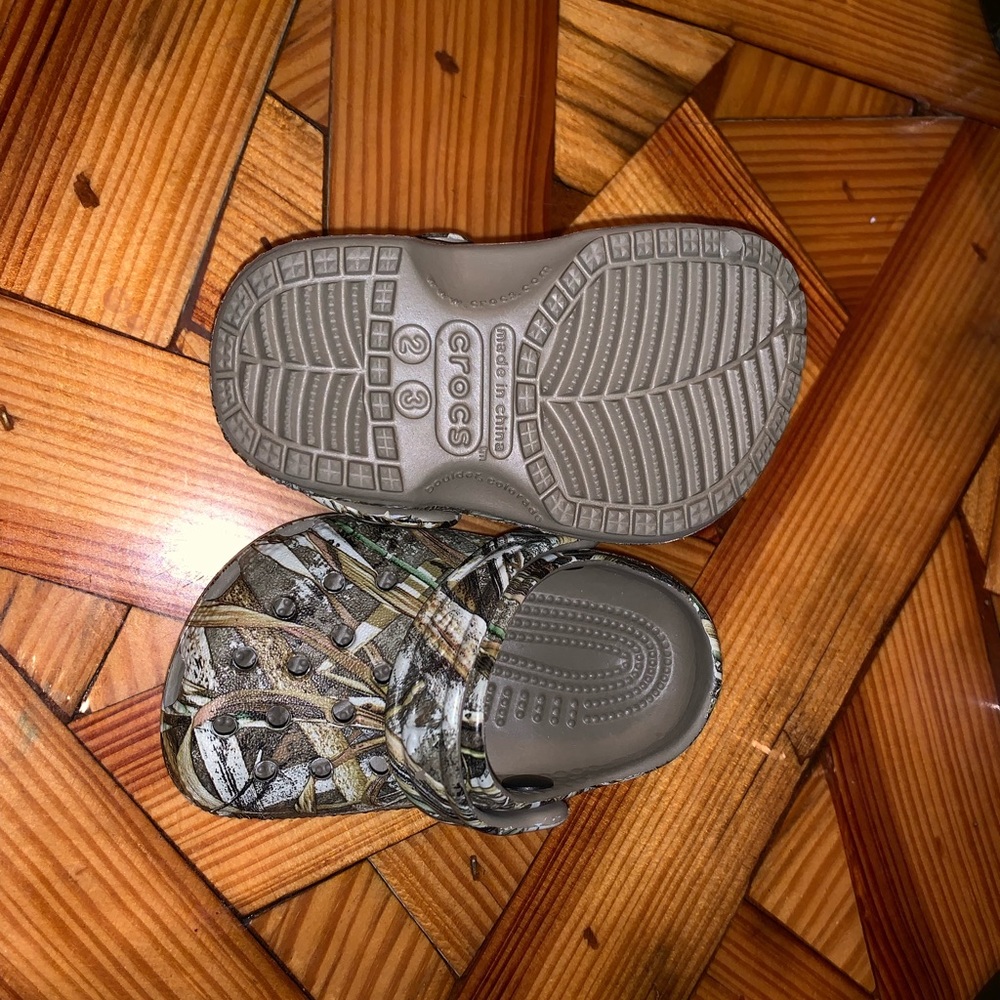 NWOT infant crocs